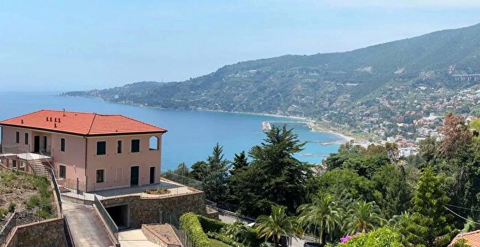 Appartamento quadrilocale in vendita in Ospedaletti