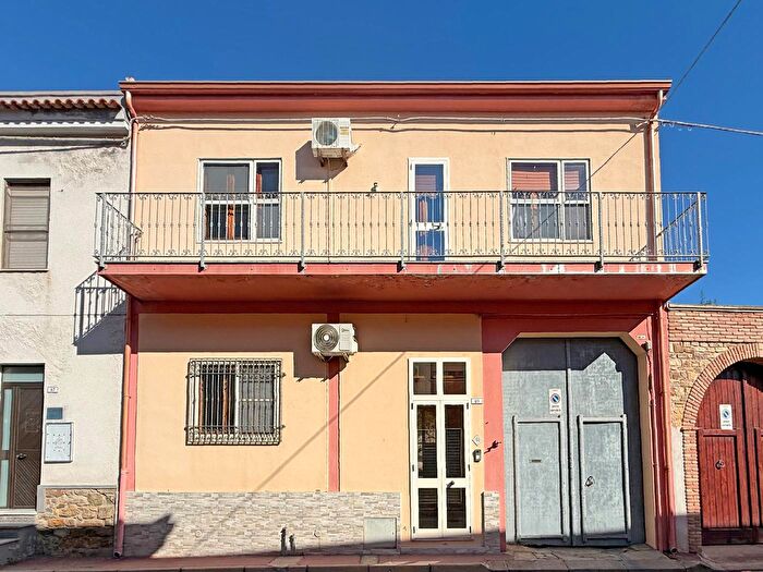 Casa con 5 locali in vendita in Sanluri