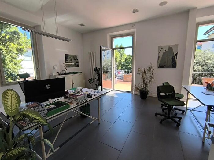 Appartamento con 5 locali in vendita in Firenze