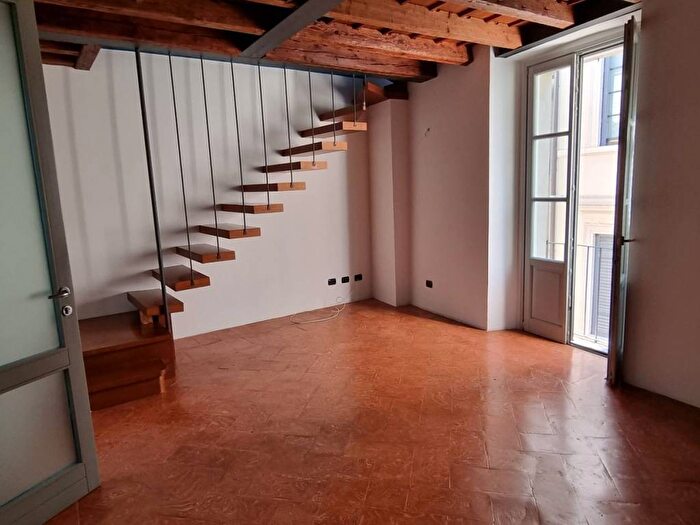 Appartamento bilocale in affitto in Via Adamo del Pero, Centro Storico, Como