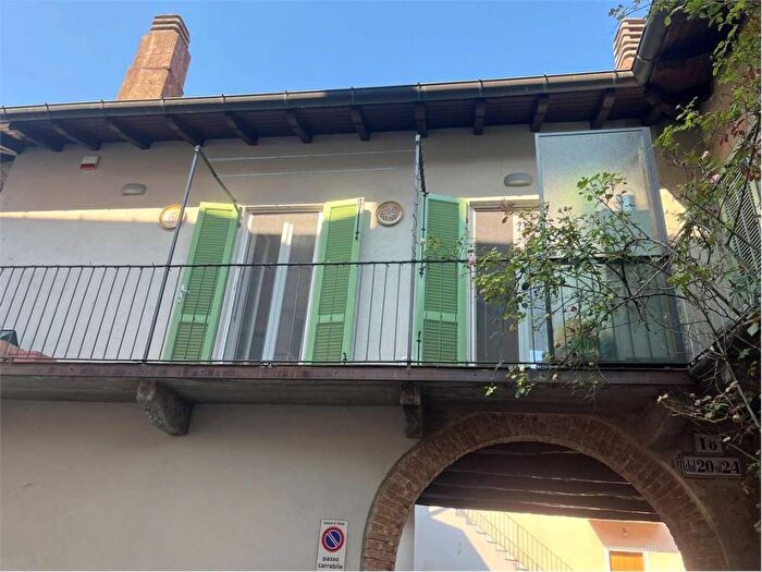 Case in Vendita e in Affitto - 2