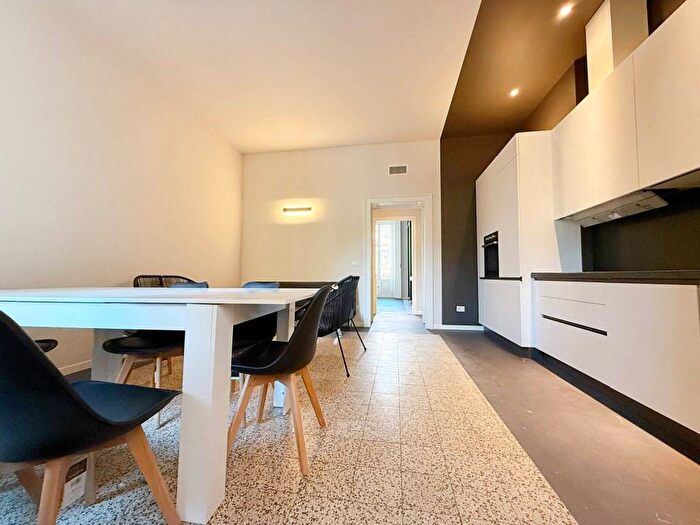 Appartamento quadrilocale in affitto in Via Antonio Stoppani, Morgagni, Milano