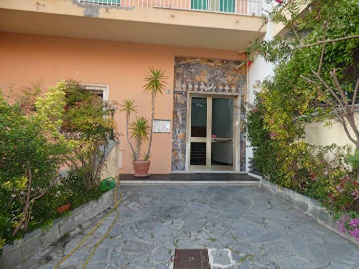 Appartamento bilocale in affitto in Via Montallegro, Foce, Genova