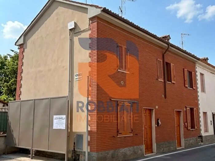 Casa bilocale in vendita in Via della Stazione, Carbonara Al Ticino