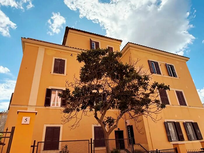 Appartamento trilocale in vendita in Via Giampaolo della Chiesa, Roma