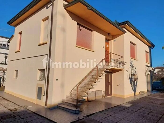 Casa quadrilocale in vendita in Via Unità, Molinella