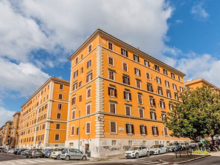 Appartamento trilocale in affitto in Via Orvieto, San Giovanni, Roma