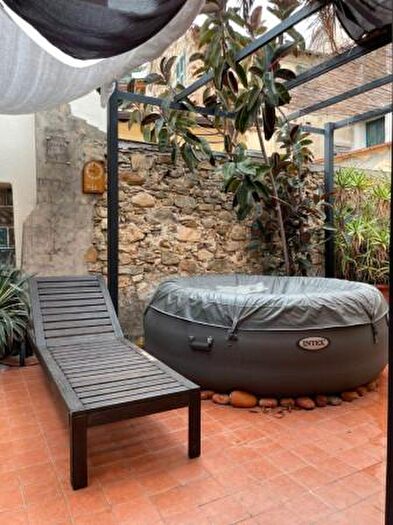 Appartamento quadrilocale in vendita in Via Ennio Guglielmi, Vallebona