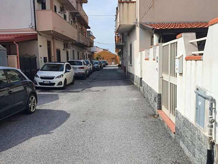 Appartamento trilocale in affitto in Via Pietro Aloi, Marchesana, Terme Vigliatore