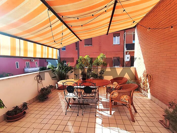 Appartamento quadrilocale in vendita in Via Giovanni Salvaterra, Roma