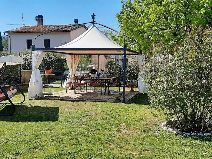 Casa quadrilocale in vendita in Via Bazzanese, Spoleto