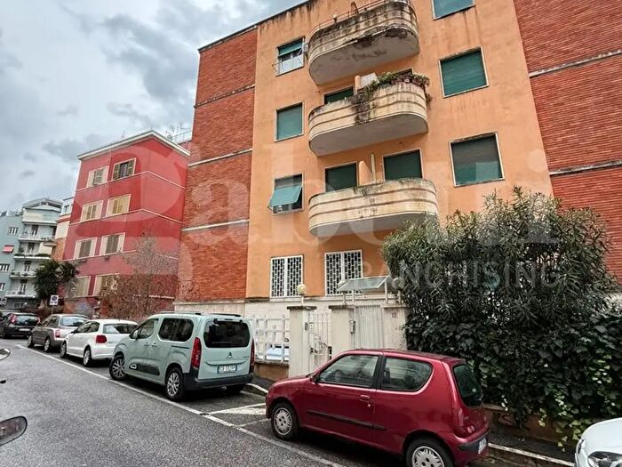 Appartamento bilocale in affitto in Via Sabrata, Roma