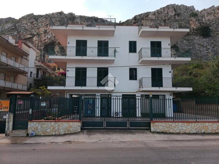 Appartamento trilocale in affitto in Via monsignor siino, Centro, Capaci