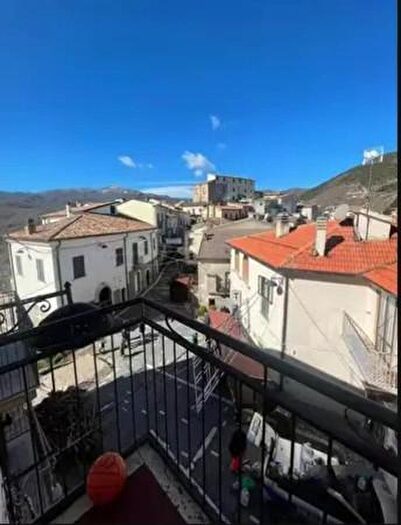 Appartamento quadrilocale in vendita in Via Decio Bruno, Abriola