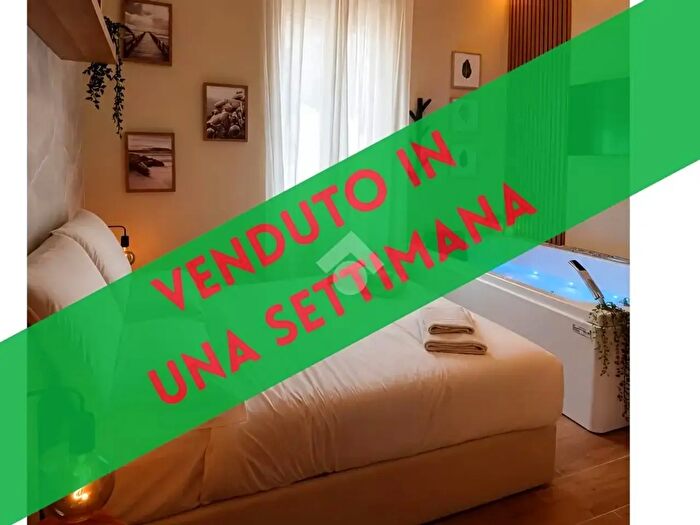 Appartamento quadrilocale in vendita in Via Acireale, Roma