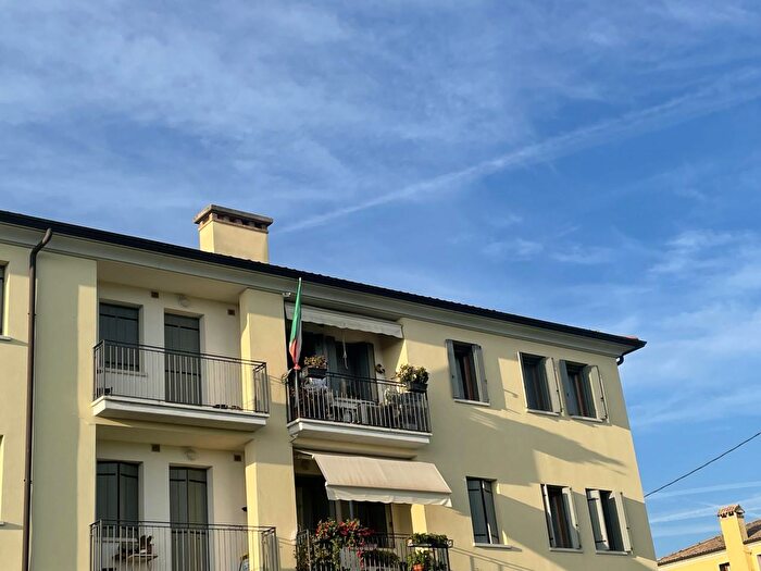 Appartamento quadrilocale in vendita in Via Quattro Novembre, Pieve del Grappa