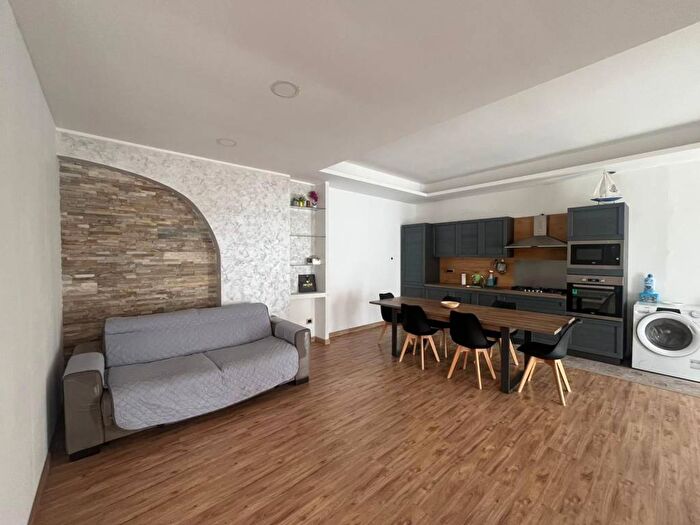 Appartamento trilocale in affitto in Via Carlo Pisacane, Catanzaro Lido, Catanzaro