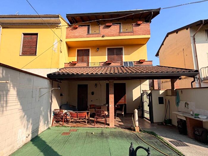 Casa con 6 locali in vendita in Corso Novara, Fossana Tigros, Vigevano
