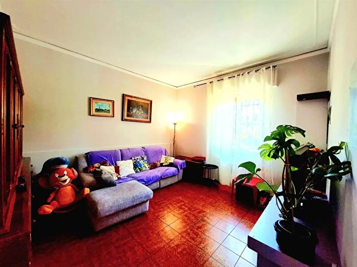 Casa con 5 locali in vendita in Scandicci