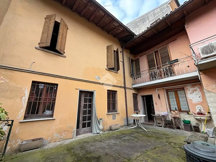 Casa con 5 locali in vendita in Via Dante Alighieri, Verolanuova
