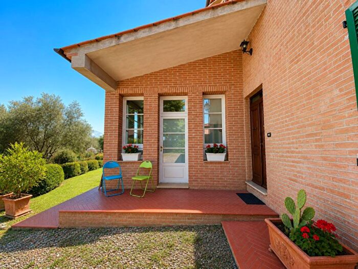 Appartamento con 5 locali in affitto in Le Tolfe Monteliscai, Siena