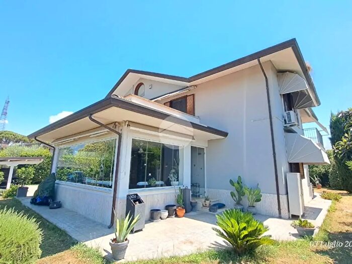 Casa con 7 locali in vendita in Via Cornete, Ceprano