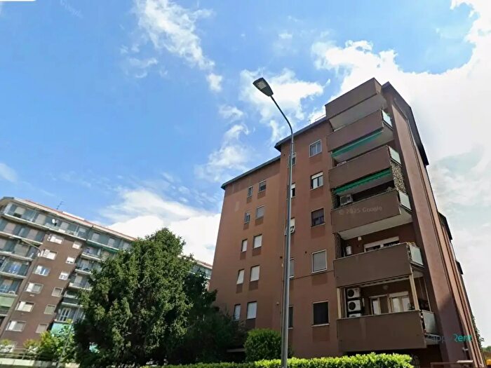 Appartamento quadrilocale in affitto in Via Giuseppe Avezzana, Milano