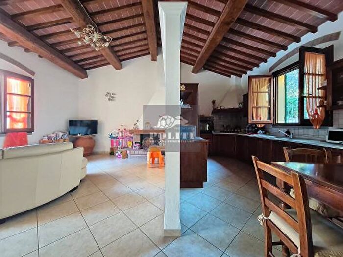 Casa con 6 locali in vendita in Via Sottopoggio per San Donato, Empoli