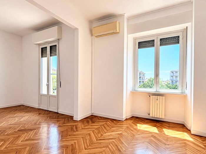 Appartamento quadrilocale in affitto in Viale Gabriele D'Annunzio, Corso Genova, Milano
