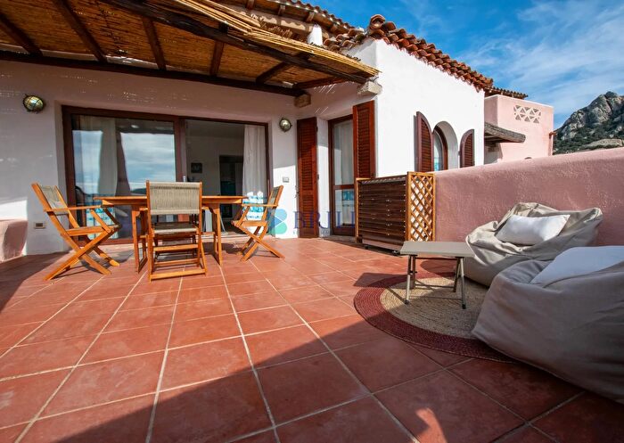 Appartamento trilocale in vendita in Arzachena