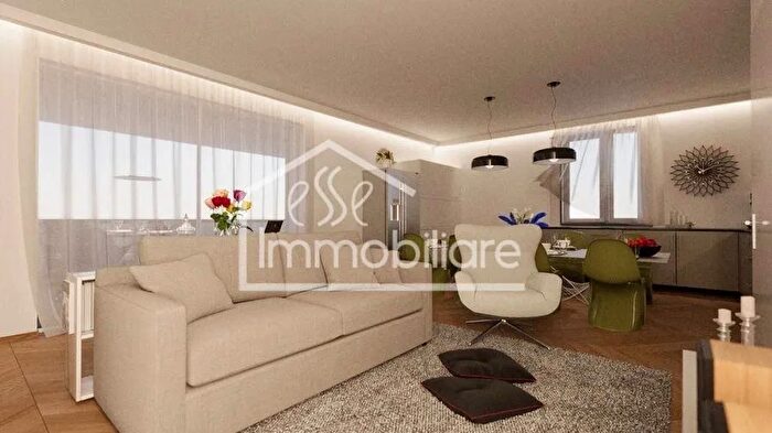 Appartamento con 6 locali in vendita in Empoli