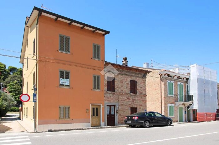 Casa con 7 locali in vendita in Borgo Andrea Costa, Porto San Giorgio