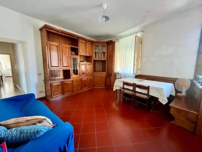 Appartamento trilocale in vendita in Lucca