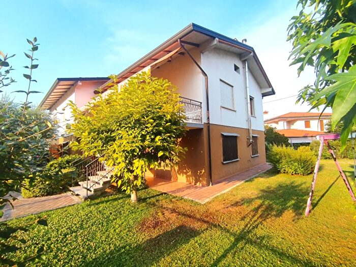 Casa con 6 locali in vendita in Gaiarine