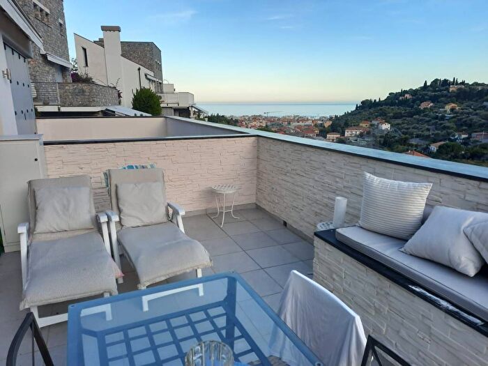 Appartamento trilocale in affitto in Via Privata Cazulini, Fenarina Via Neghelli Collina di Ponente, Alassio