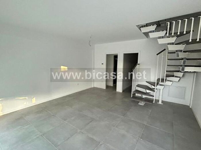 Casa con 5 locali in vendita in Via Tamigi, Pesaro