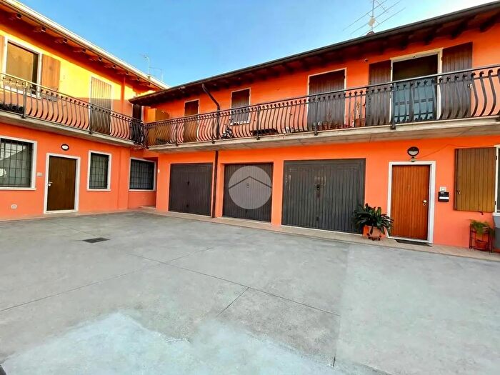 Appartamento trilocale in vendita in Via Binetti, Borgo San Giacomo