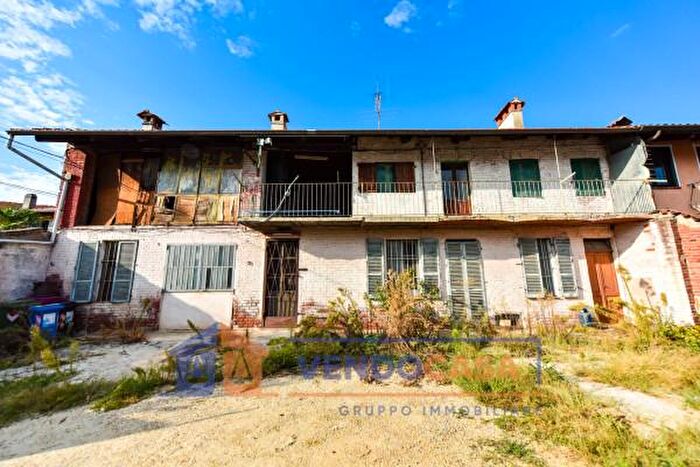 Casa con 6 locali in vendita in Via Principe Amedeo, Trofarello