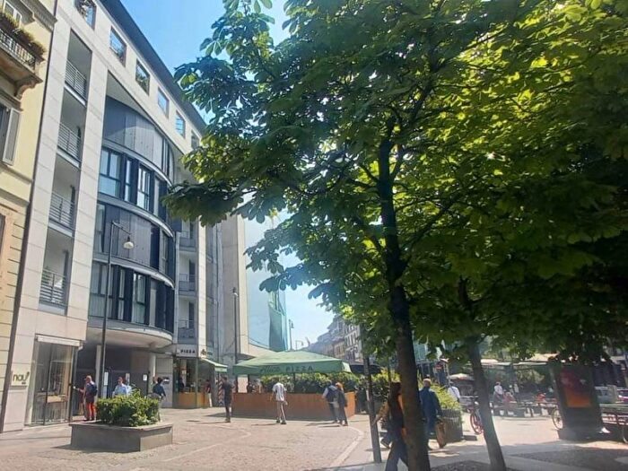 Appartamento trilocale in affitto in Largo La Foppa, Moscova, Milano