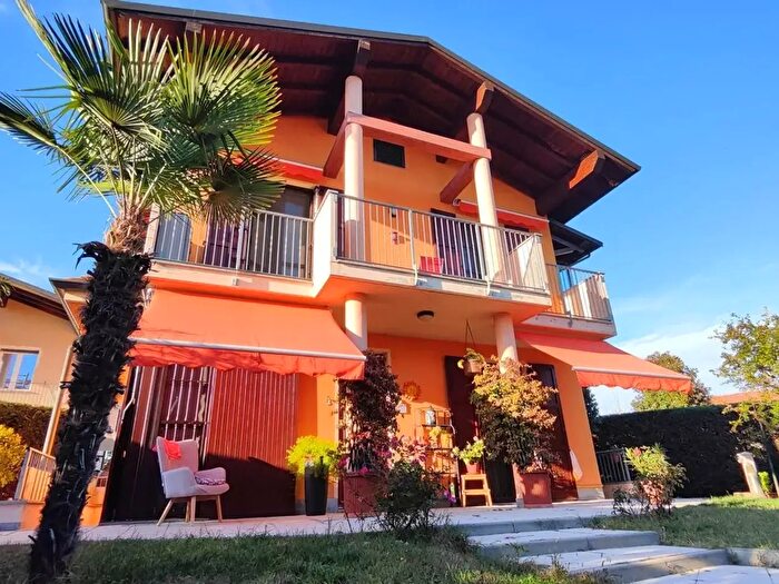 Casa con 6 locali in vendita in Via XXV Aprile Bis, Guardamiglio