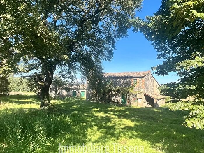 Casa con 8 locali in vendita in Orvieto