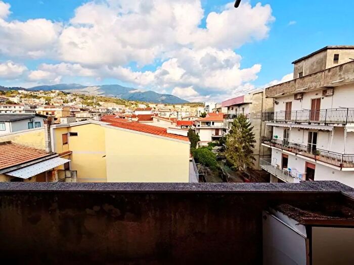 Appartamento trilocale in vendita in Via Dante Alighieri, Scalea
