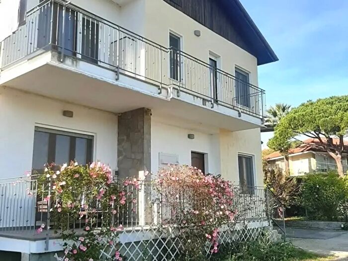 Casa con 5 locali in vendita in Strada per Poggi, Imperia