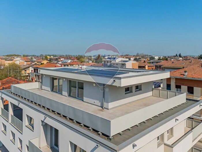 Appartamento quadrilocale in vendita in Via Camillo Cavour, Cavezzo