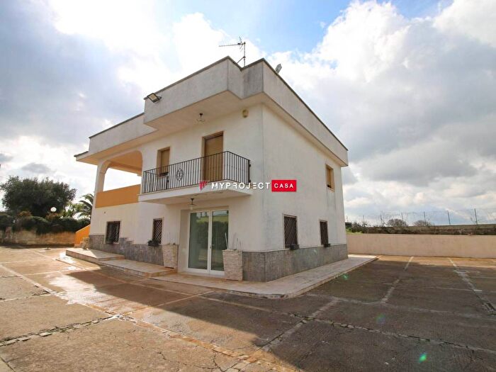 Appartamento trilocale in affitto in Contrada Gnignero, Martina Franca