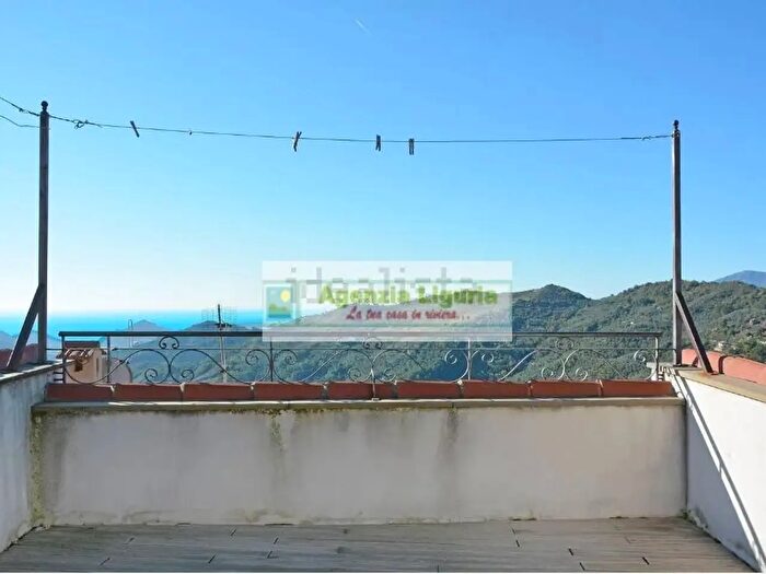 Appartamento con 9 locali in vendita in Perinaldo