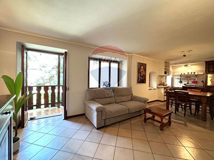 Casa trilocale in vendita in San Bernardino Verbano