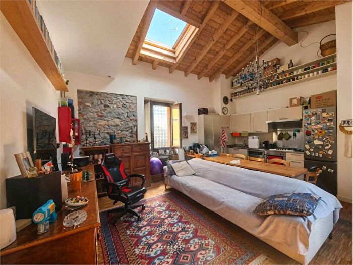Appartamento trilocale in affitto in Via Valleggio, San Martino, Como