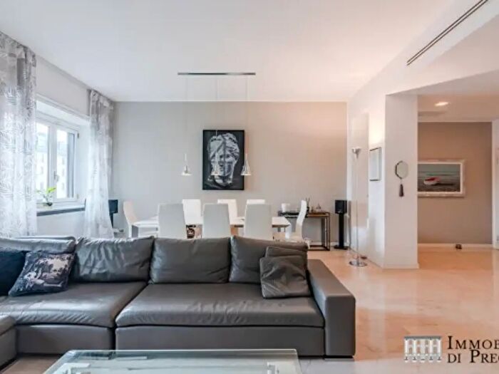 Appartamento con 5 locali in vendita in Via Pio IV, Milano