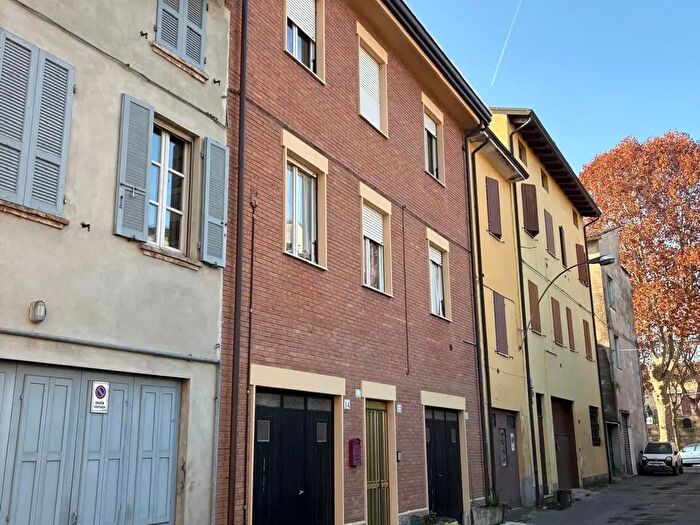 Casa con 5 locali in vendita in San Secondo Parmense